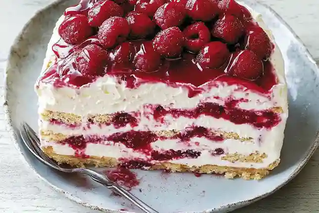Tiramisu framboise 500g mascarpone dans un plat transparent